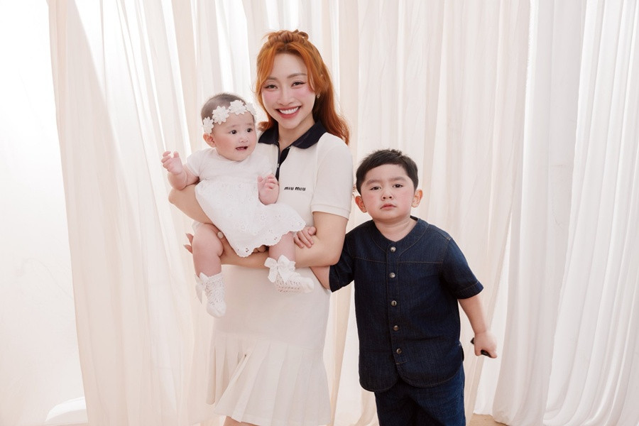 Hai nhóc tỳ nhà diễn viên Chi Bảo gây sốt nhờ vẻ ngoài tựa thiên thần nhí