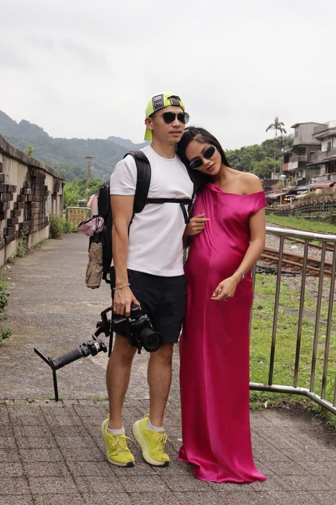 H’Hen Niê bật khóc khi nghe tiếng con đạp “Thiêng liêng đến lạ”