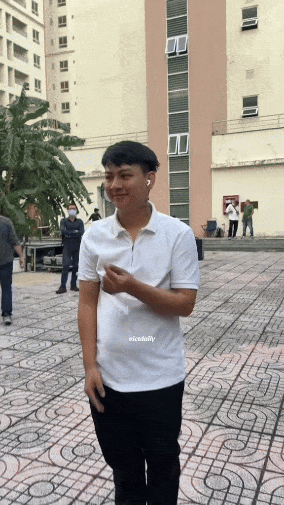 Hoài Lâm bị soi vẻ ngoài xuề xòa biểu cảm đầy khó hiểu qua ống kính team qua đường