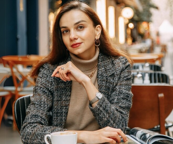 Tưởng bạn nghèo xin đồ ăn thừa ở buổi họp lớp, khi thấy chiếc xe đến đón anh ấy cả nhóm mới sững sờ- Ảnh 2.