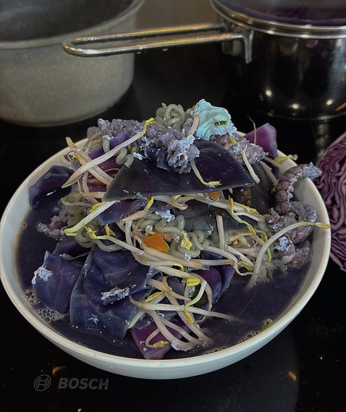 Đình Tú vào bếp nấu ăn cho bà xã Ngọc Huyền nhìn mà choáng