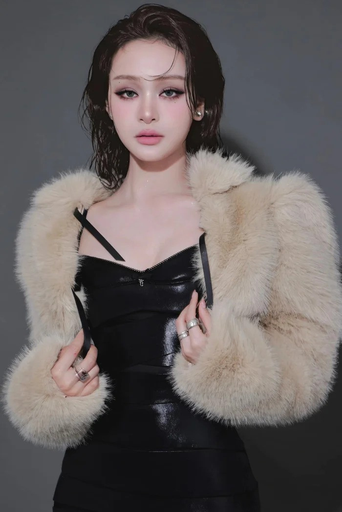 Hiền Hồ quỳ gối xin lỗi khán giả Đừng mắc sai lầm như tôi