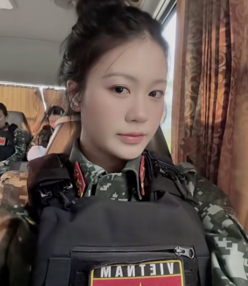 Nữ chiến sĩ khối Cảnh sát đặc nhiệm gây sốt với clip hiến tóc hút triệu lượt xem - Ảnh 8.