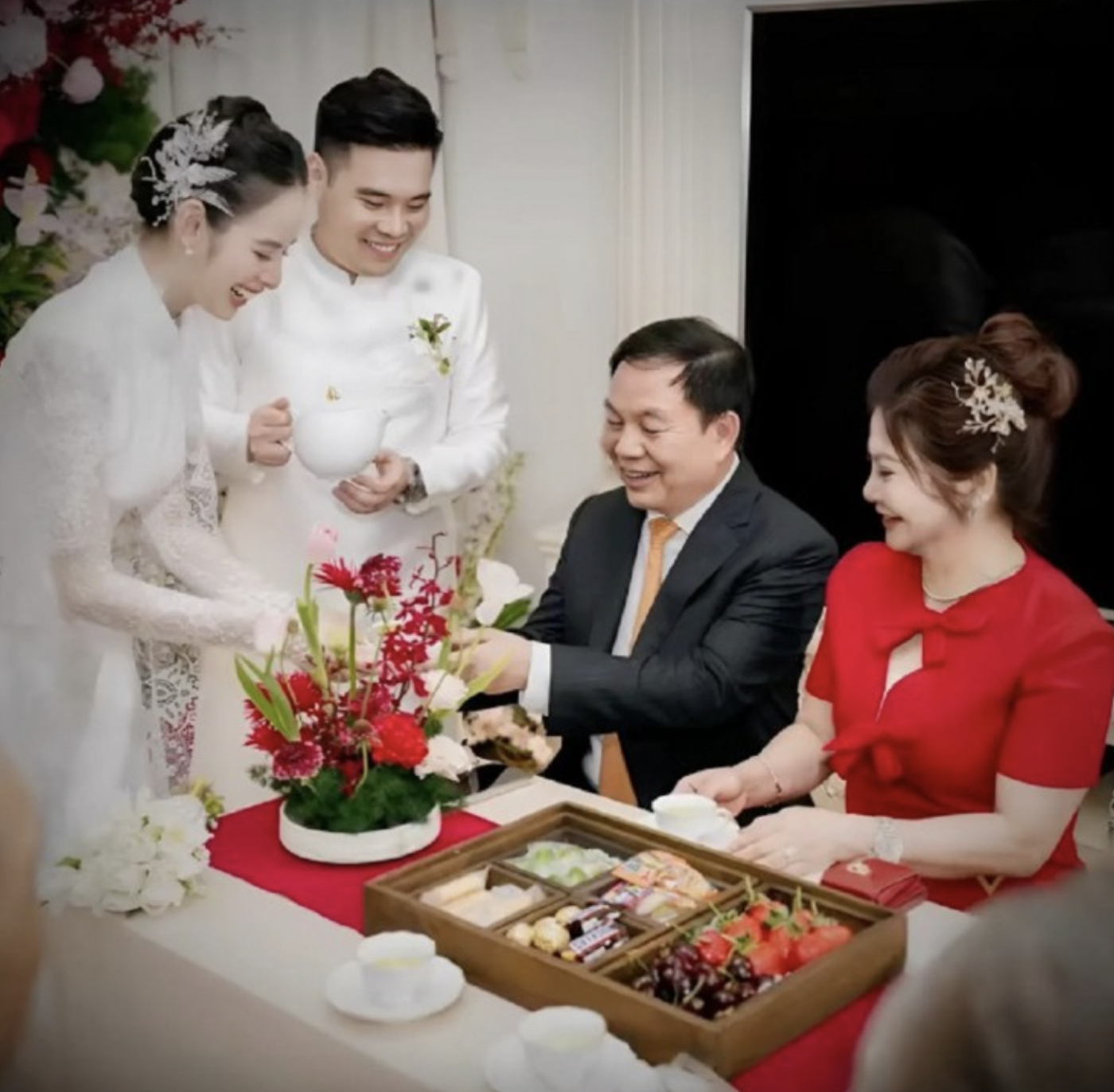 'Dâu hào môn' Hương Liên diện váy cưới gây chú ý- Ảnh 6.