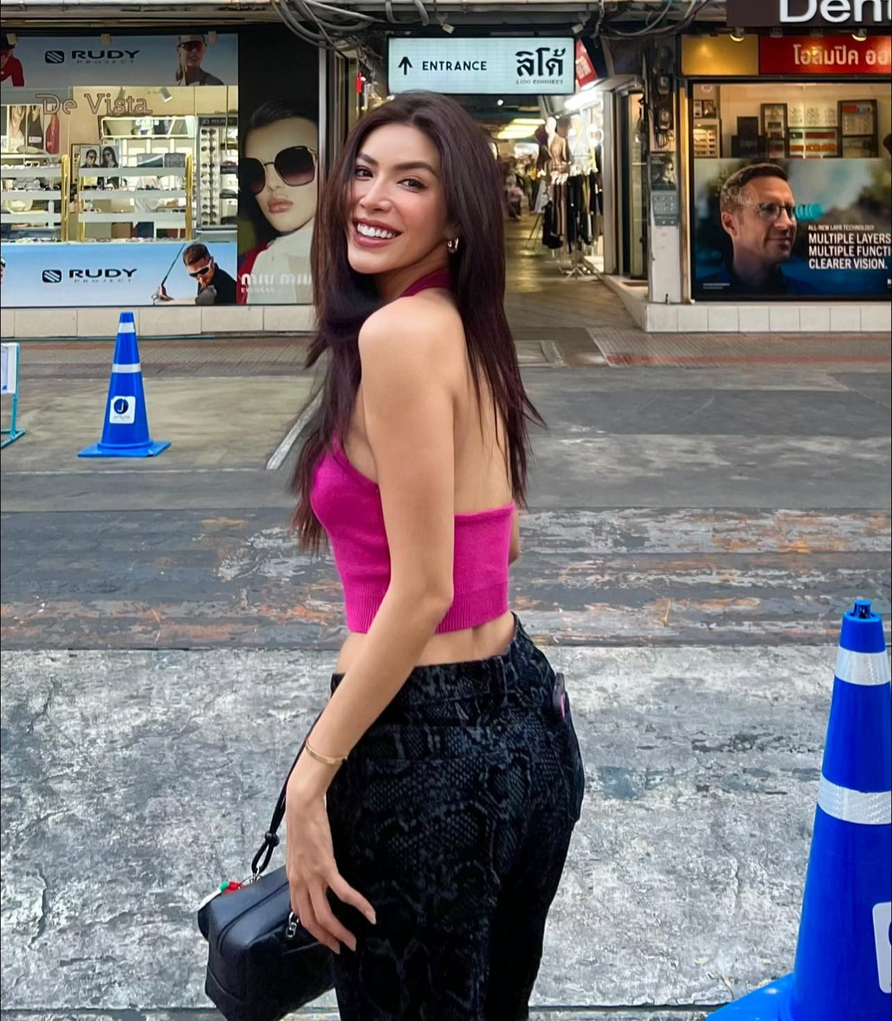 Gu thời trang biến hóa của siêu mẫu Minh Tú- Ảnh 6.