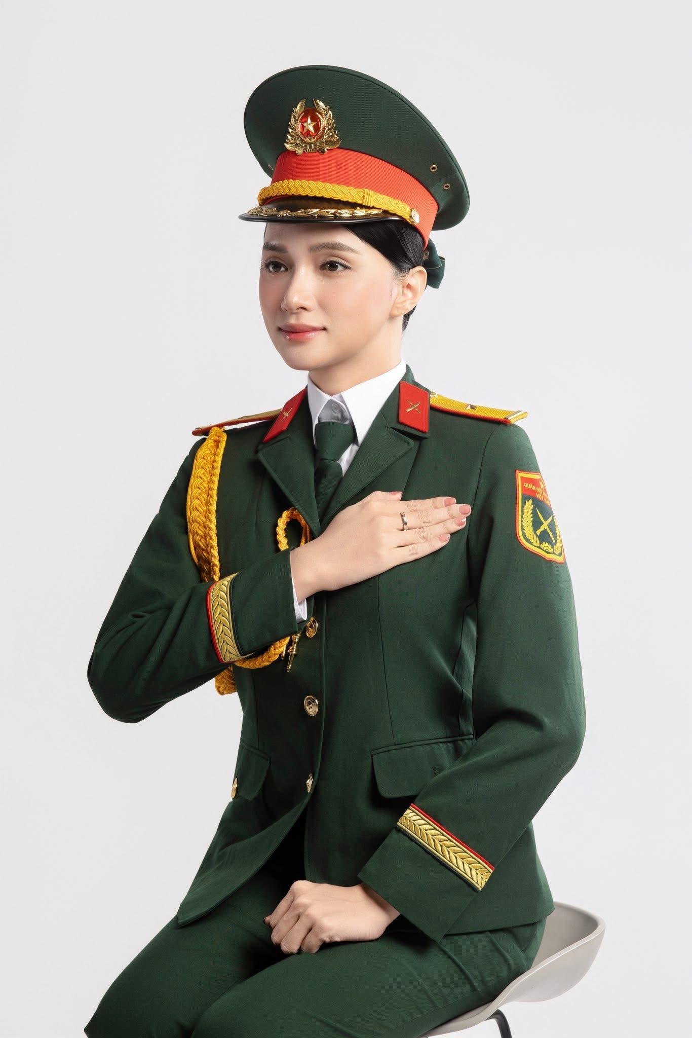 Hương Giang: Mạnh mẽ trong ‘Sao nhập ngũ’, quyến rũ đời thường- Ảnh 3.