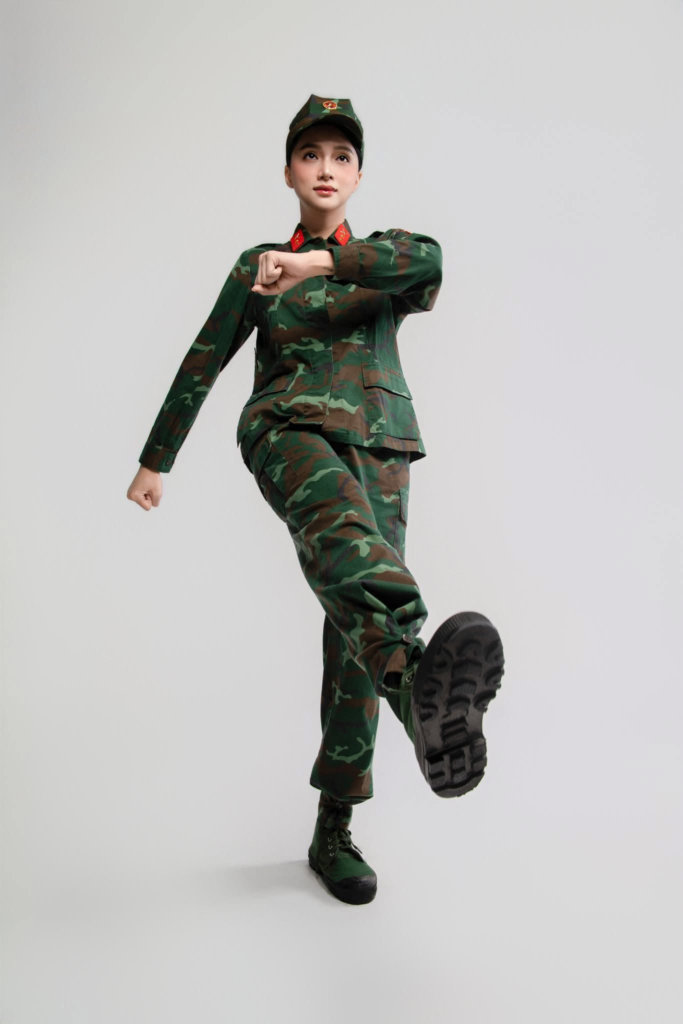 Hương Giang: Mạnh mẽ trong ‘Sao nhập ngũ’, quyến rũ đời thường- Ảnh 1.