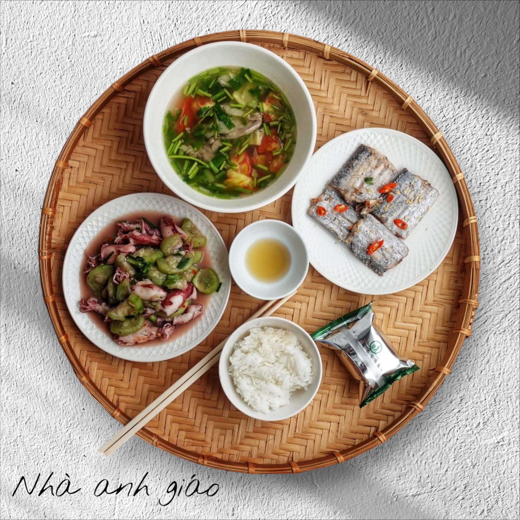 Những mâm cơm của thầy giáo 9X độc thân ở Đà Lạt: Đẹp mê mẩn, ngon 'nhức nách' khiến dân mạng trầm trồ- Ảnh 5.