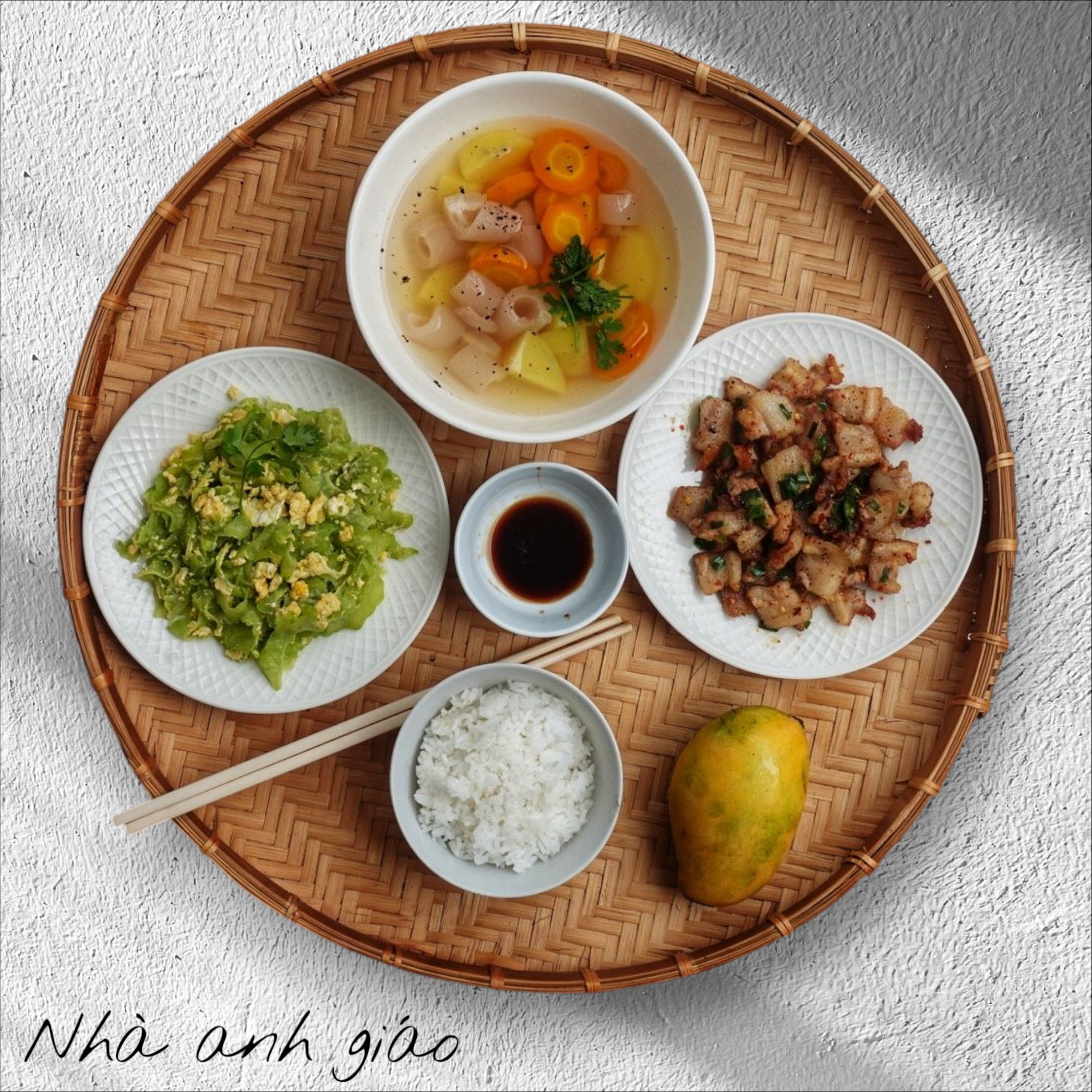 Những mâm cơm của thầy giáo 9X độc thân ở Đà Lạt: Đẹp mê mẩn, ngon 'nhức nách' khiến dân mạng trầm trồ- Ảnh 8.