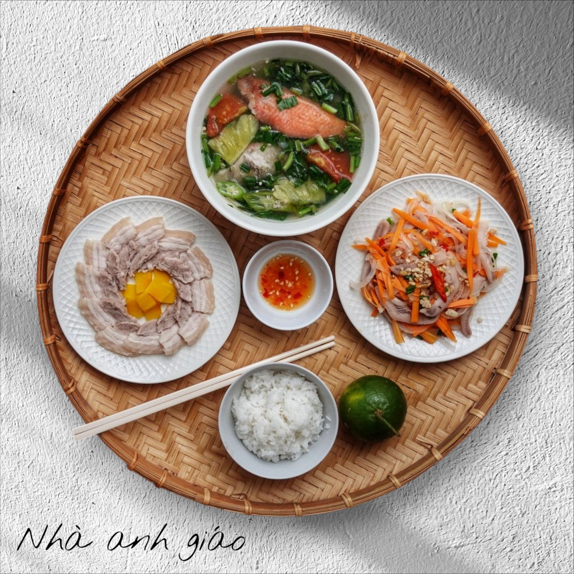 Những mâm cơm của thầy giáo 9X độc thân ở Đà Lạt: Đẹp mê mẩn, ngon 'nhức nách' khiến dân mạng trầm trồ- Ảnh 12.