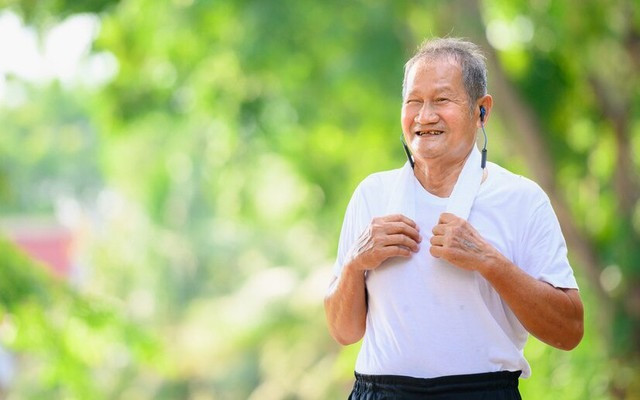 Bí quyết sống an nhiên tuổi già: Cụ ông 65 tuổi có lương hưu 10 triệu đồng tiết lộ 3 điều quan trọng - Ảnh 1.