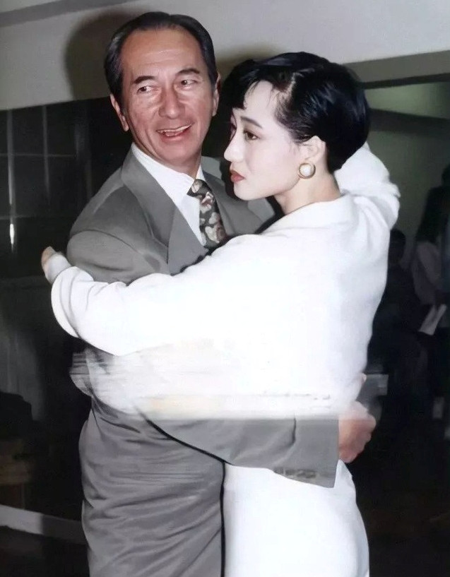 Cuộc sống bí ẩn của Hoa hậu nắm trong tay 7000 tỷ đồng, được chồng dặn dò lo hậu sự - Ảnh 6.