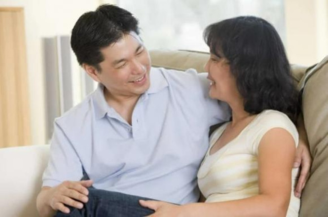 Một phụ nữ 60 tuổi tái hôn với người chồng 40 tuổi cảm giác thế nào Người phụ nữ này nói sự thật