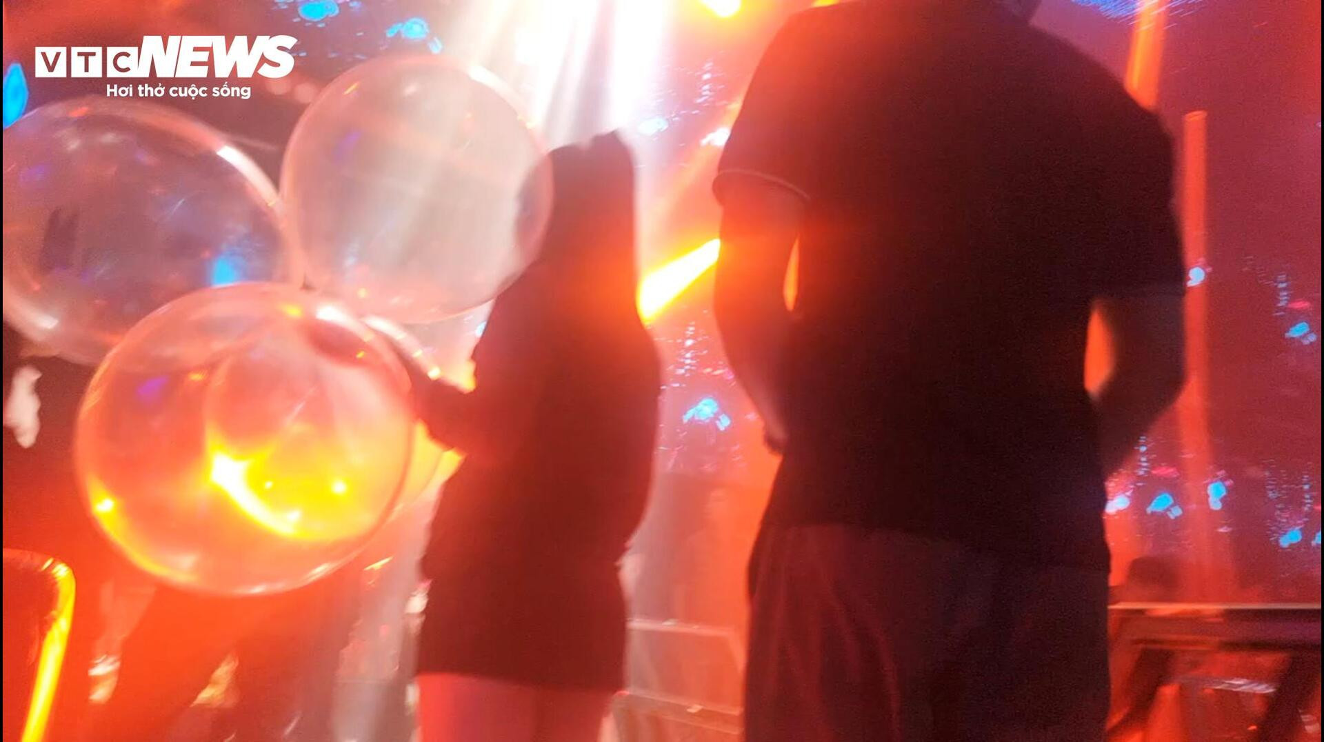 Nhan nhản bóng cười, shisha trong quán bar ở vùng biên Quảng Ninh - 8