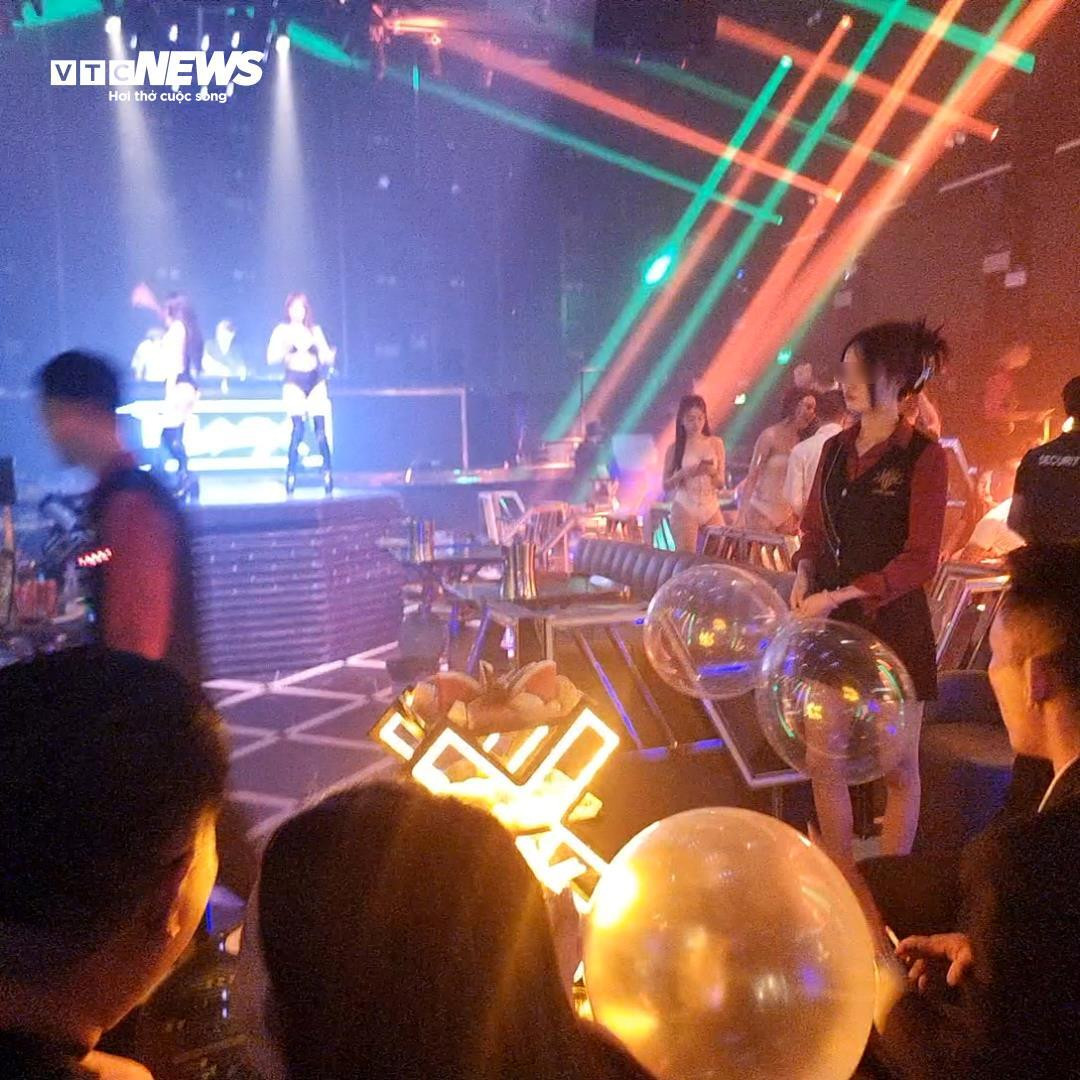 Nhan nhản bóng cười, shisha trong quán bar ở vùng biên Quảng Ninh - 7