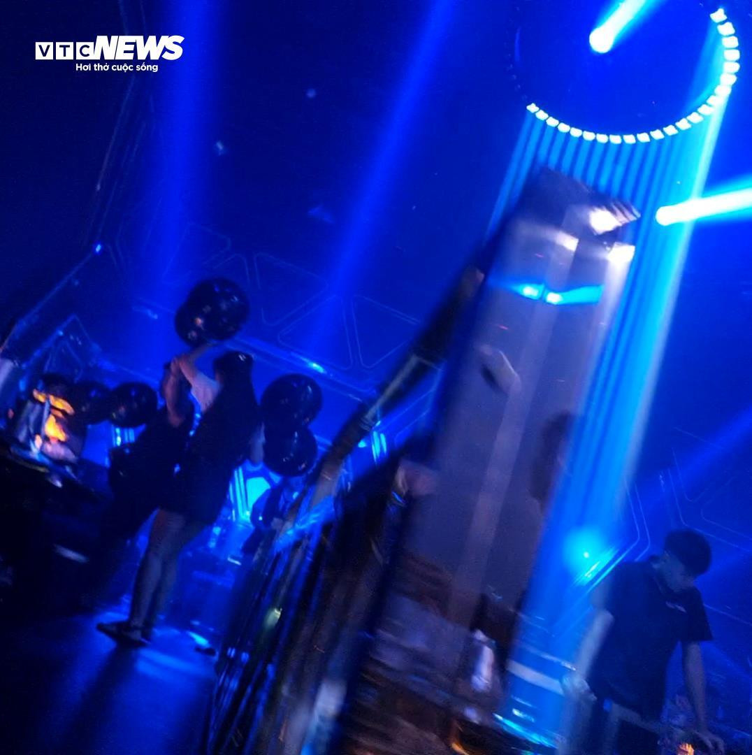 Nhan nhản bóng cười, shisha trong quán bar ở vùng biên Quảng Ninh - 13