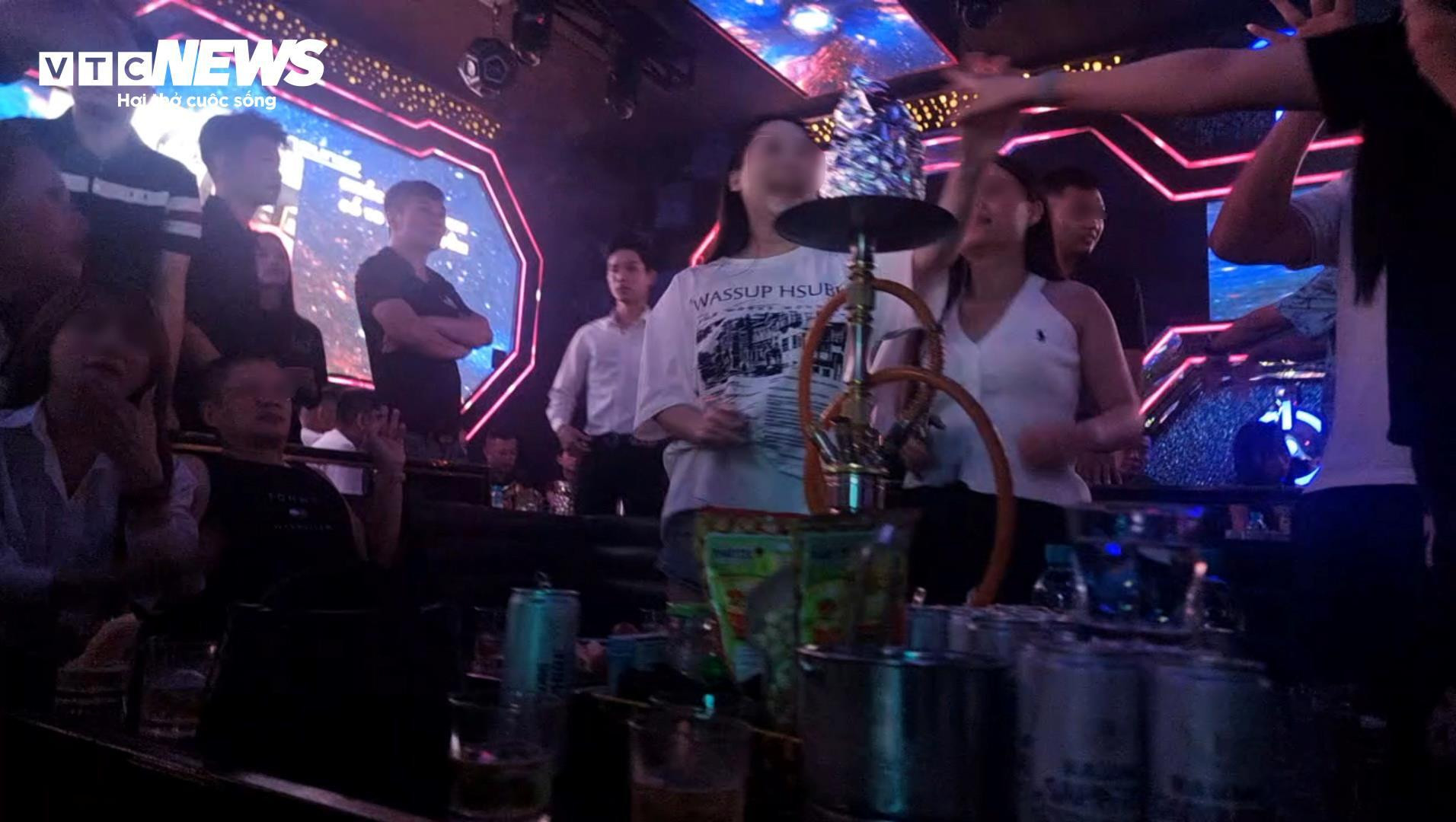 Nhan nhản bóng cười, shisha trong quán bar ở vùng biên Quảng Ninh - 5