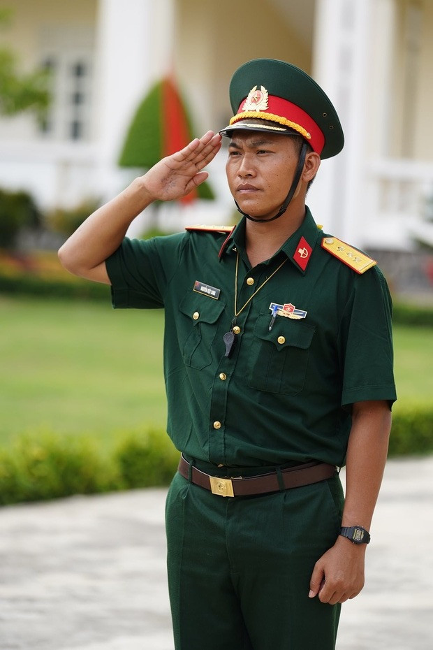 Phản ứng khó đỡ của Hậu Hoàng sau khi nhìn Mũi trưởng Long phát tướng