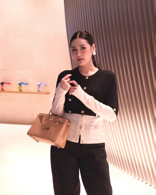 Á hậu Tú Anh mỗi lần ra phố là đốt cả trăm triệu