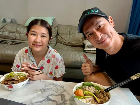 Thực hư chuyện diễn viên Huy Khánh yêu lại vợ cũ? - Ảnh 6.