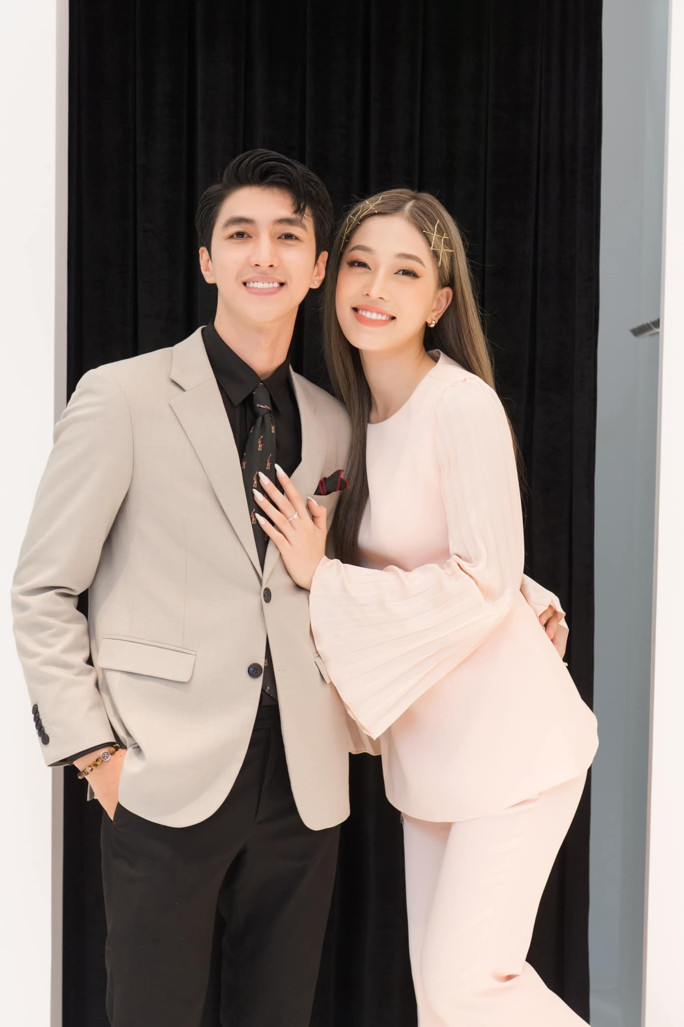 Á hậu Phương Nga lộ vòng hai lùm xùm nghi vấn đang mang thai