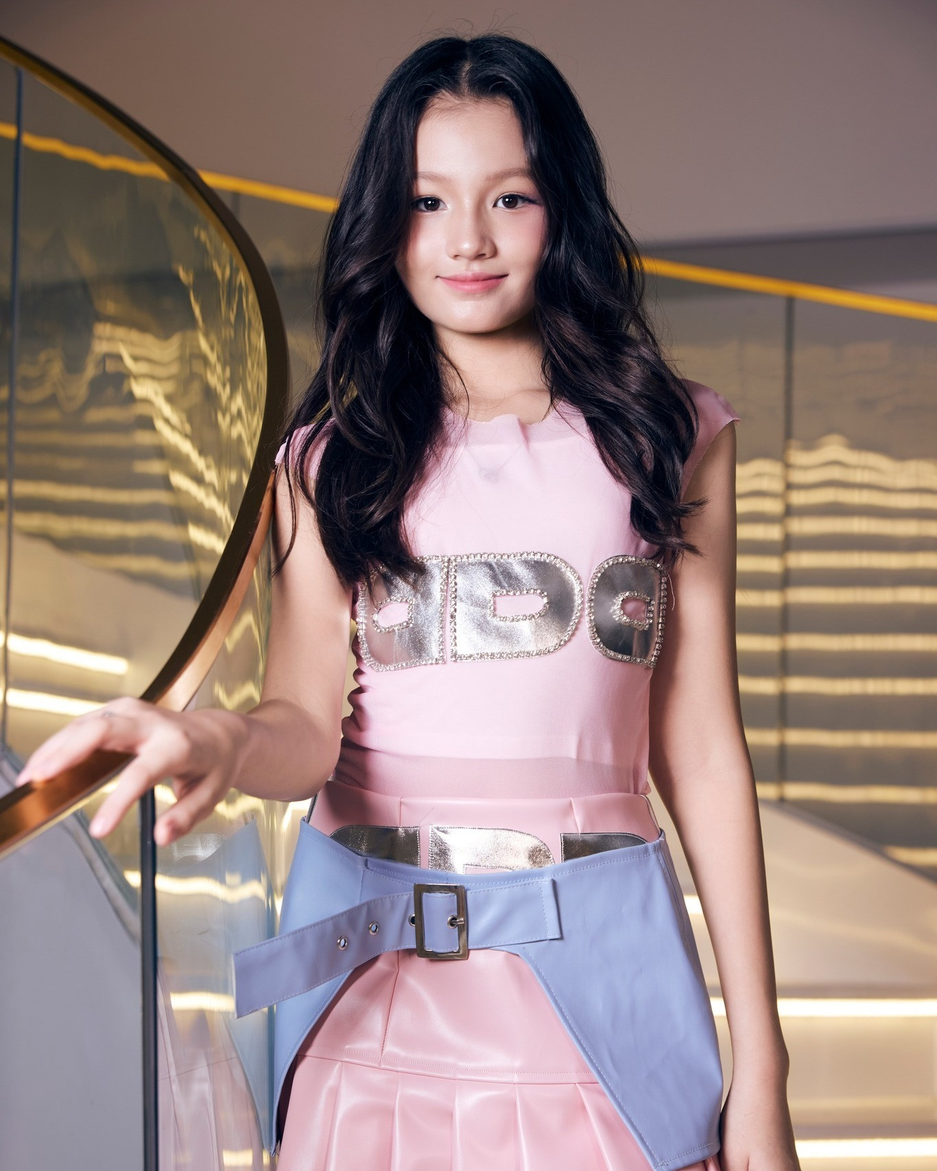 Cận cảnh nhan sắc xinh như Hoa hậu của con gái Phương Vy Idol