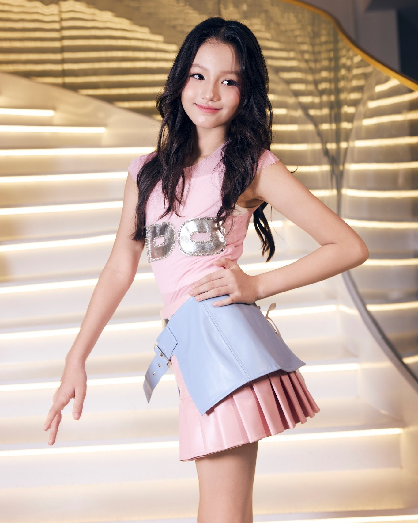 Cận cảnh nhan sắc xinh như Hoa hậu của con gái Phương Vy Idol