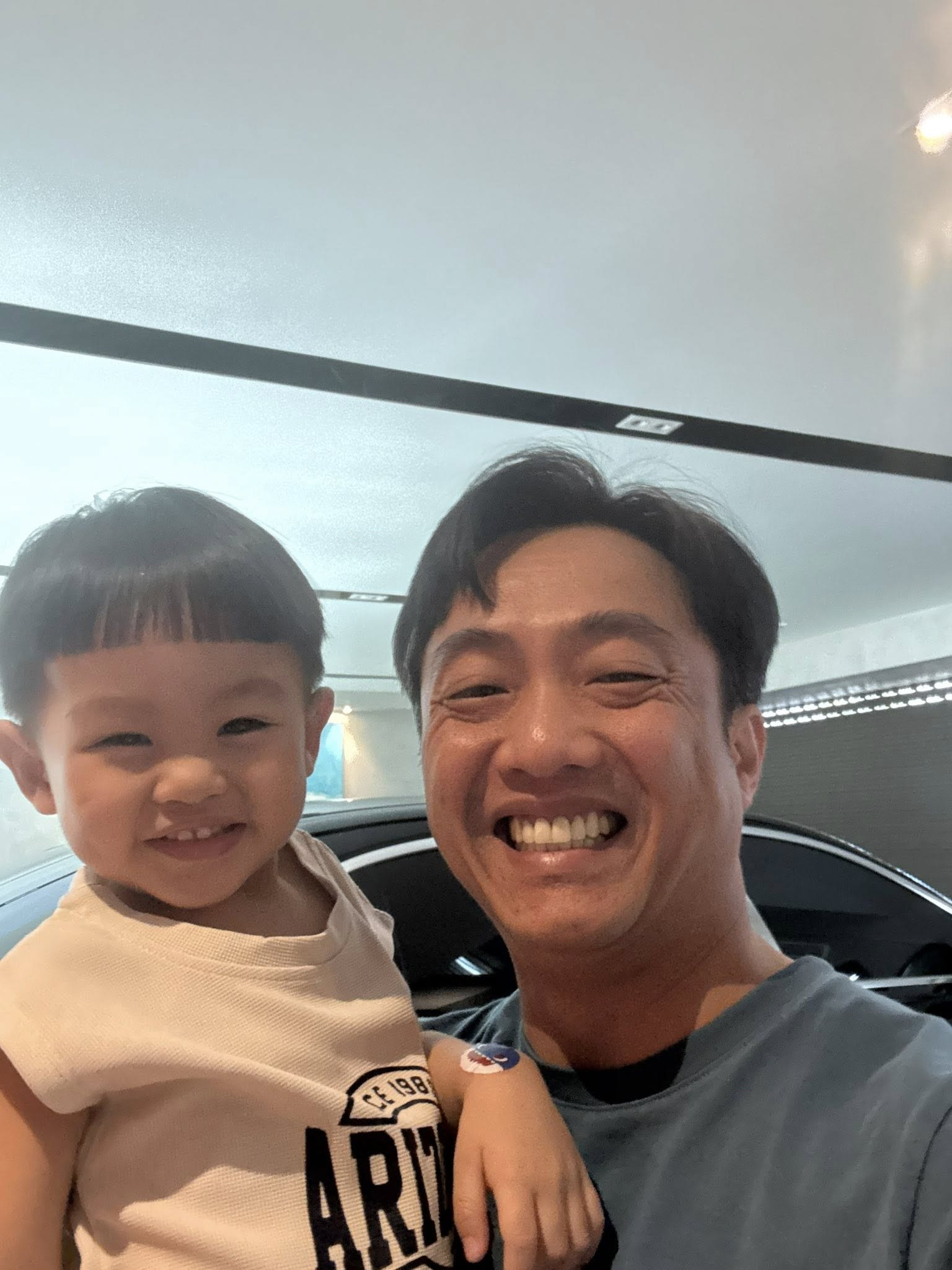 Con trai Cường Đô la: 2 tuổi thích theo chị đi học, có vẻ ngoài đáng yêu - Ảnh 3.