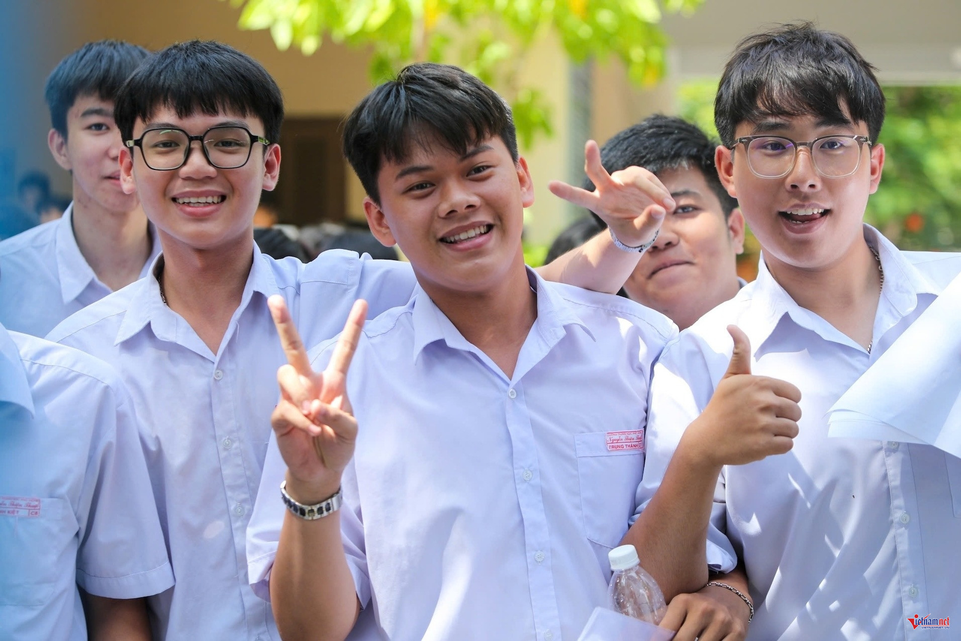 W-tốt nghiệp   xuân ngọc.jpg