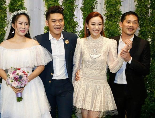 Mẹ Lê Phương hé lộ loạt ảnh hiếm trong đám cưới con gái 8 năm trước