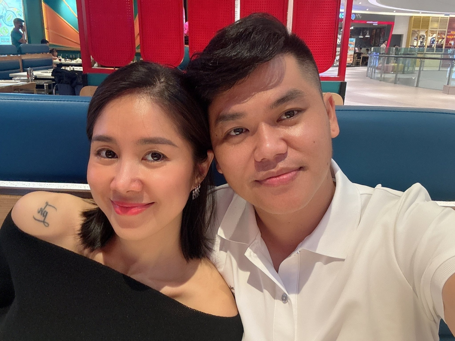 Mẹ Lê Phương hé lộ loạt ảnh hiếm trong đám cưới con gái 8 năm trước