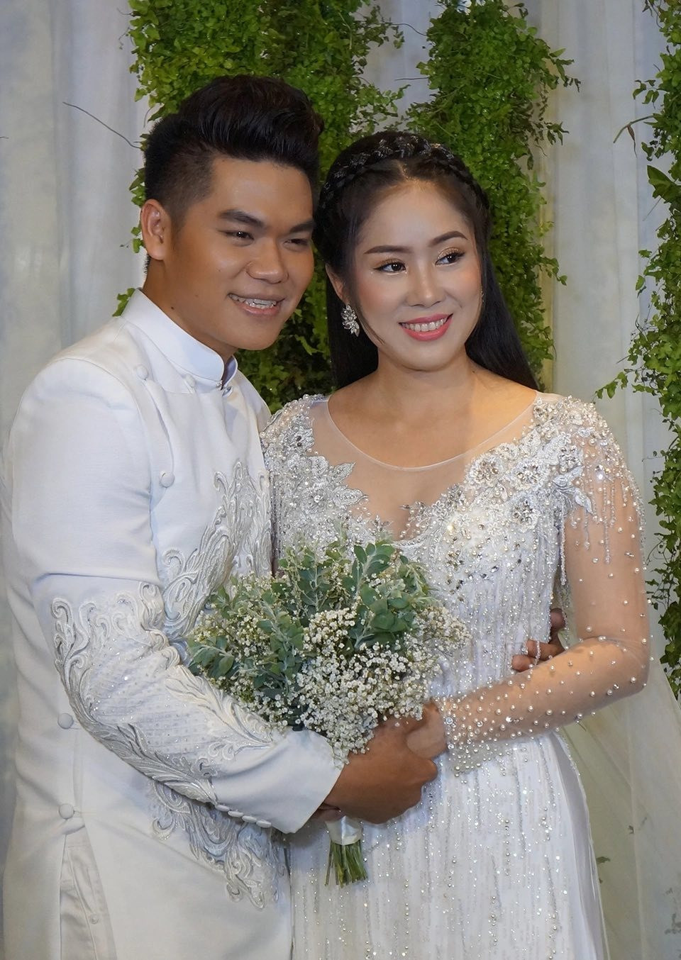 Mẹ Lê Phương hé lộ loạt ảnh hiếm trong đám cưới con gái 8 năm trước