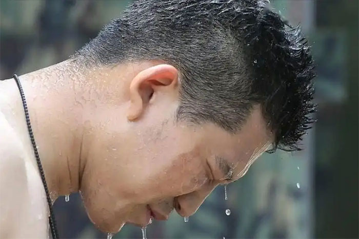 Mồ hôi là tín hiệu phản ánh đường huyết rõ nhất Bác sĩ Xuất hiện 4 dấu hiệu này có thể là triệu chứng tiểu đường