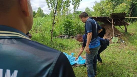 Phát hiện mùi bất thường khi đi chặt mía, người dân sốc nặng khi nhìn vào lò than - Ảnh 2.