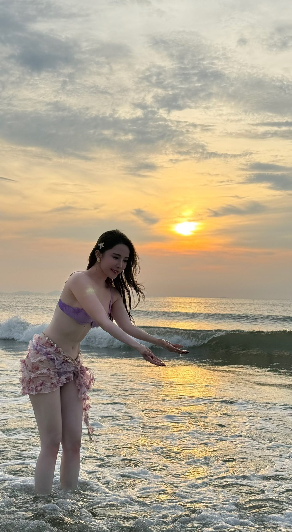 Quỳnh Nga phô diễn bikini 'bỏng mắt', nhan sắc U40 khiến người hâm mộ ngỡ ngàng- Ảnh 3.