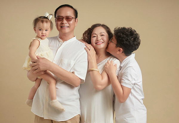 con gai thu quynh 8 1755683102382502061371.jpg