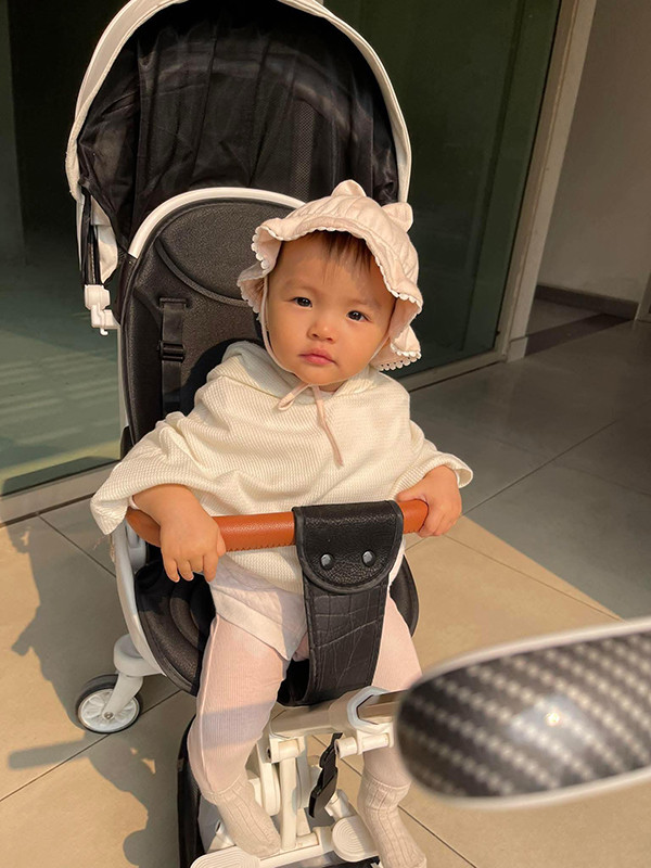 Thị Tằm - con gái Thu Quỳnh trong trang phục 'em bé yêu nước' - Ảnh 6.