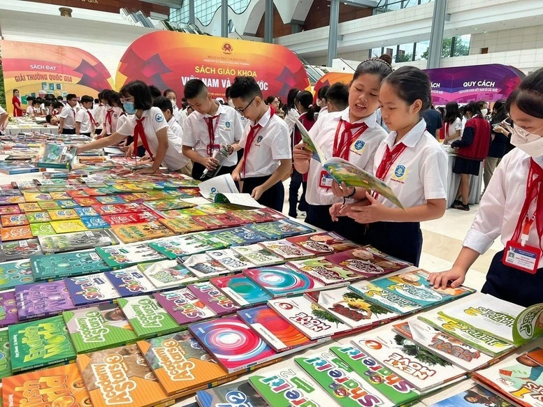 mot bo sach giao khoa duy nhat giai phap ngan han khong the lam lui buoc tuong lai hinh anh 2