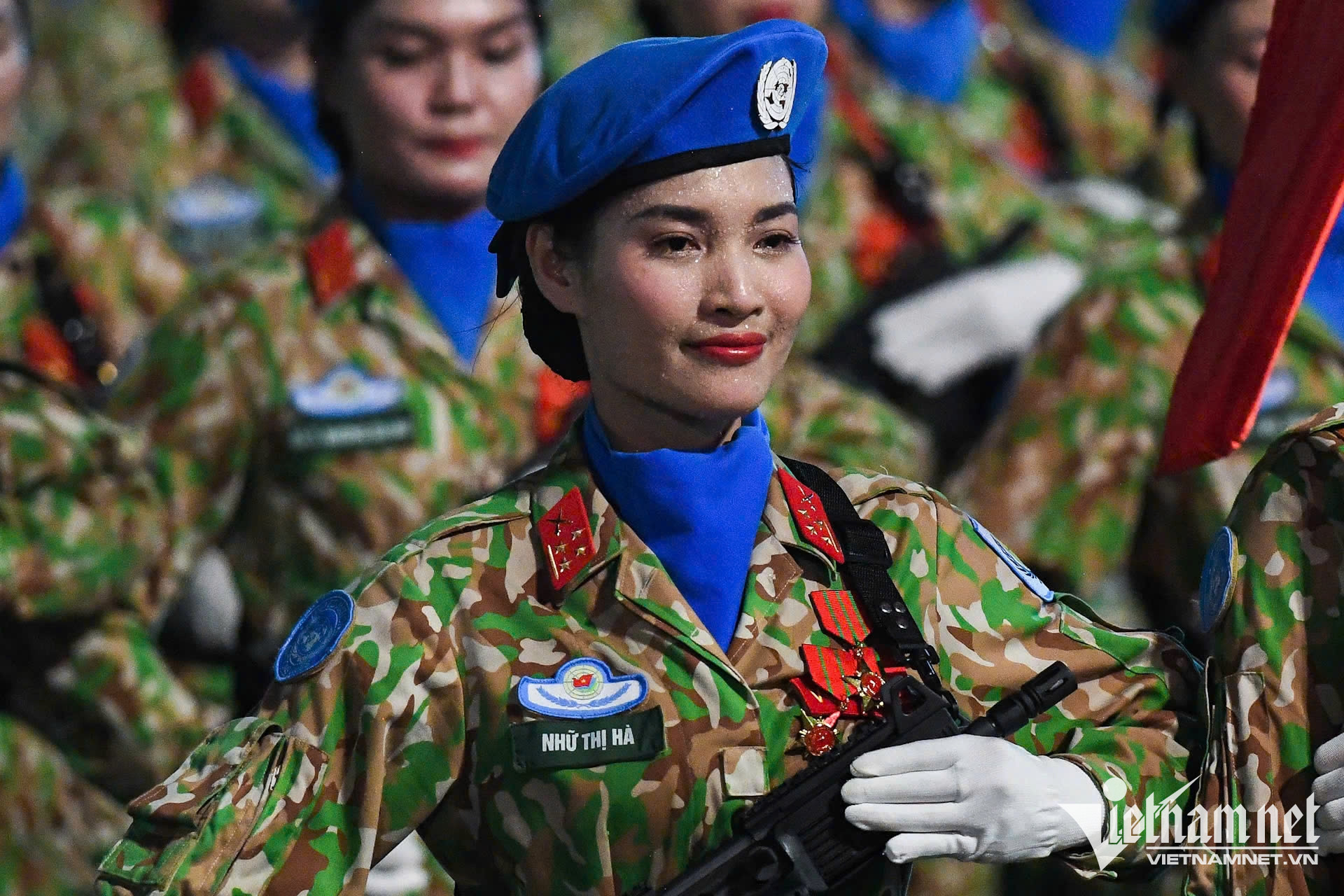 W-nữ chiến sĩ .jpg