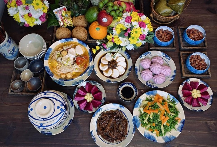 Mâm lễ chay cúng Phật dịp tháng 7 Âm lịch. (Ảnh: Viet Linh)