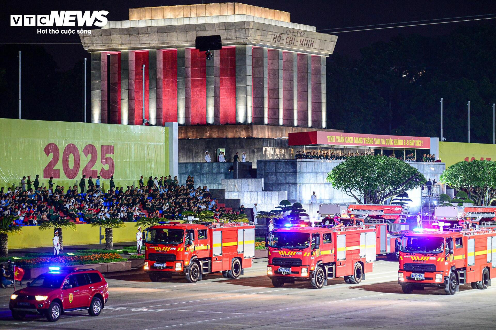 Tên lửa, UAV 'Made in Vietnam' phô diễn sức mạnh tại Quảng trường Ba Đình - 22