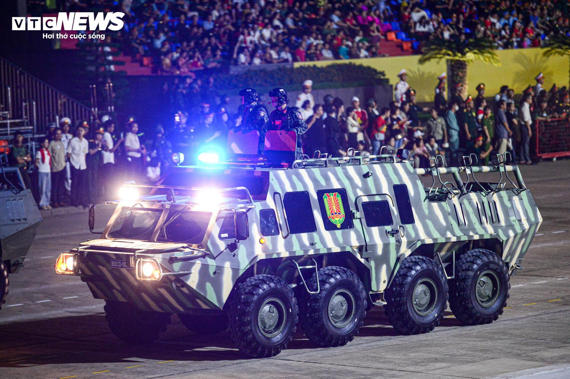 Tên lửa, UAV 'Made in Vietnam' phô diễn sức mạnh tại Quảng trường Ba Đình - 20