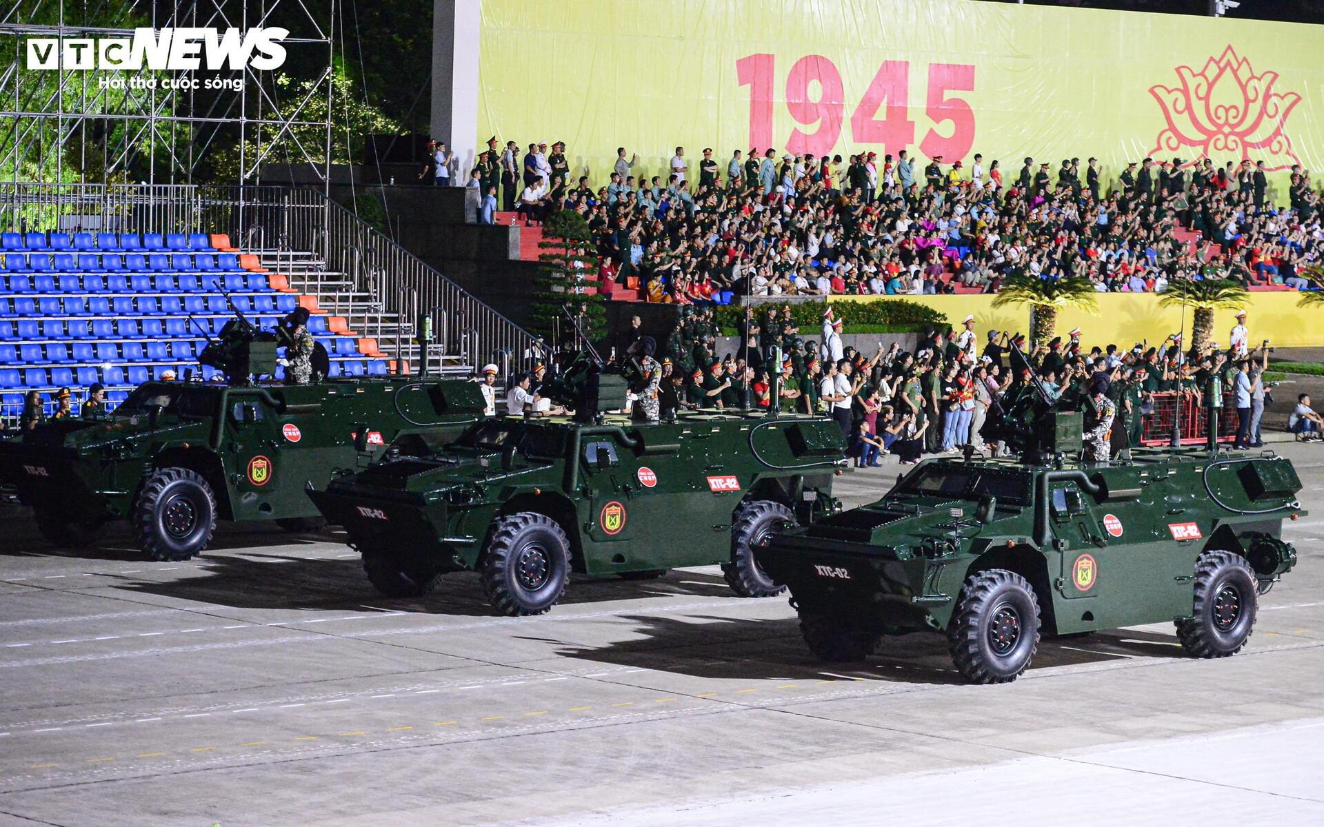 Tên lửa, UAV 'Made in Vietnam' phô diễn sức mạnh tại Quảng trường Ba Đình - 7