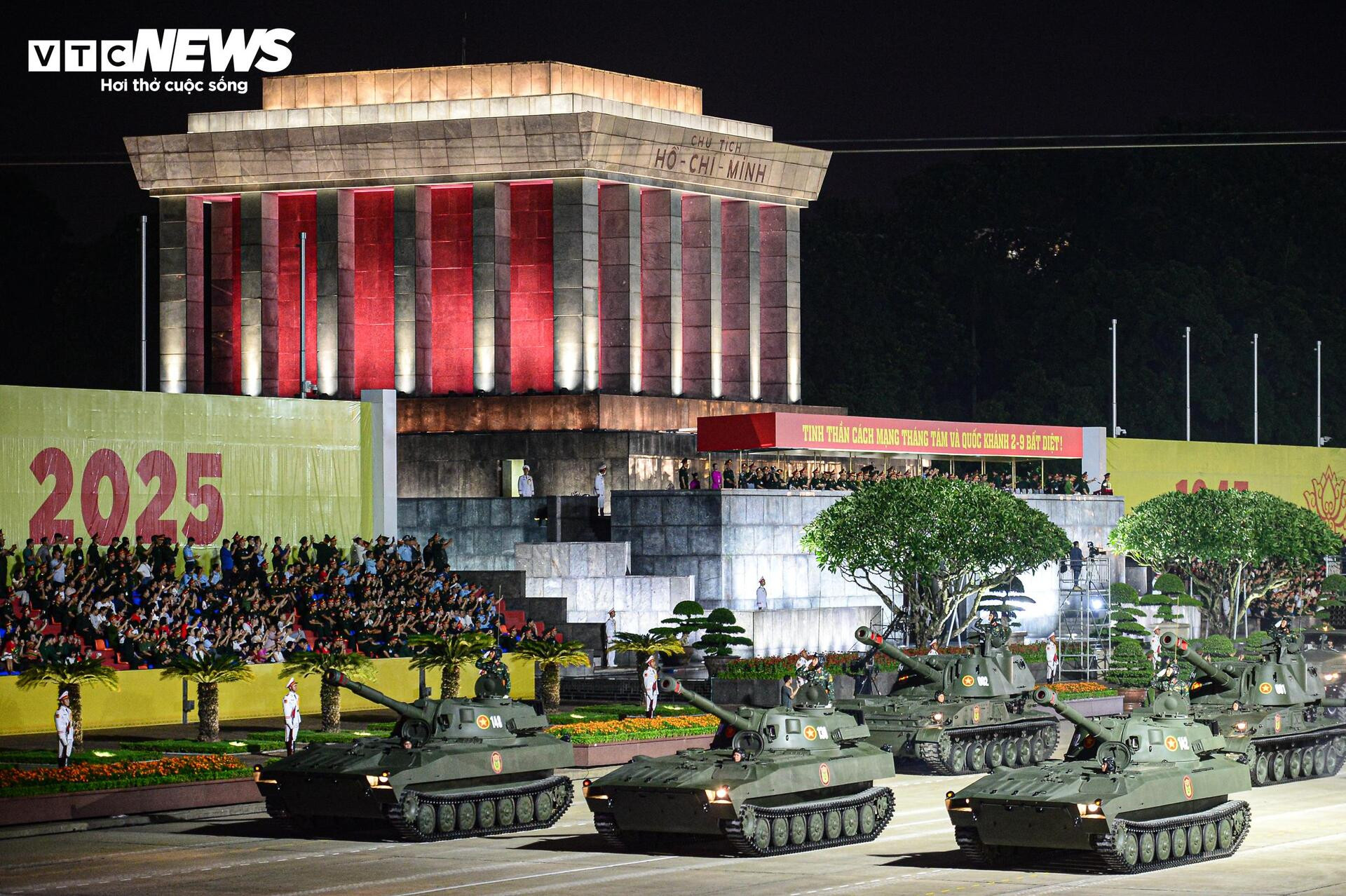 Tên lửa, UAV 'Made in Vietnam' phô diễn sức mạnh tại Quảng trường Ba Đình - 9