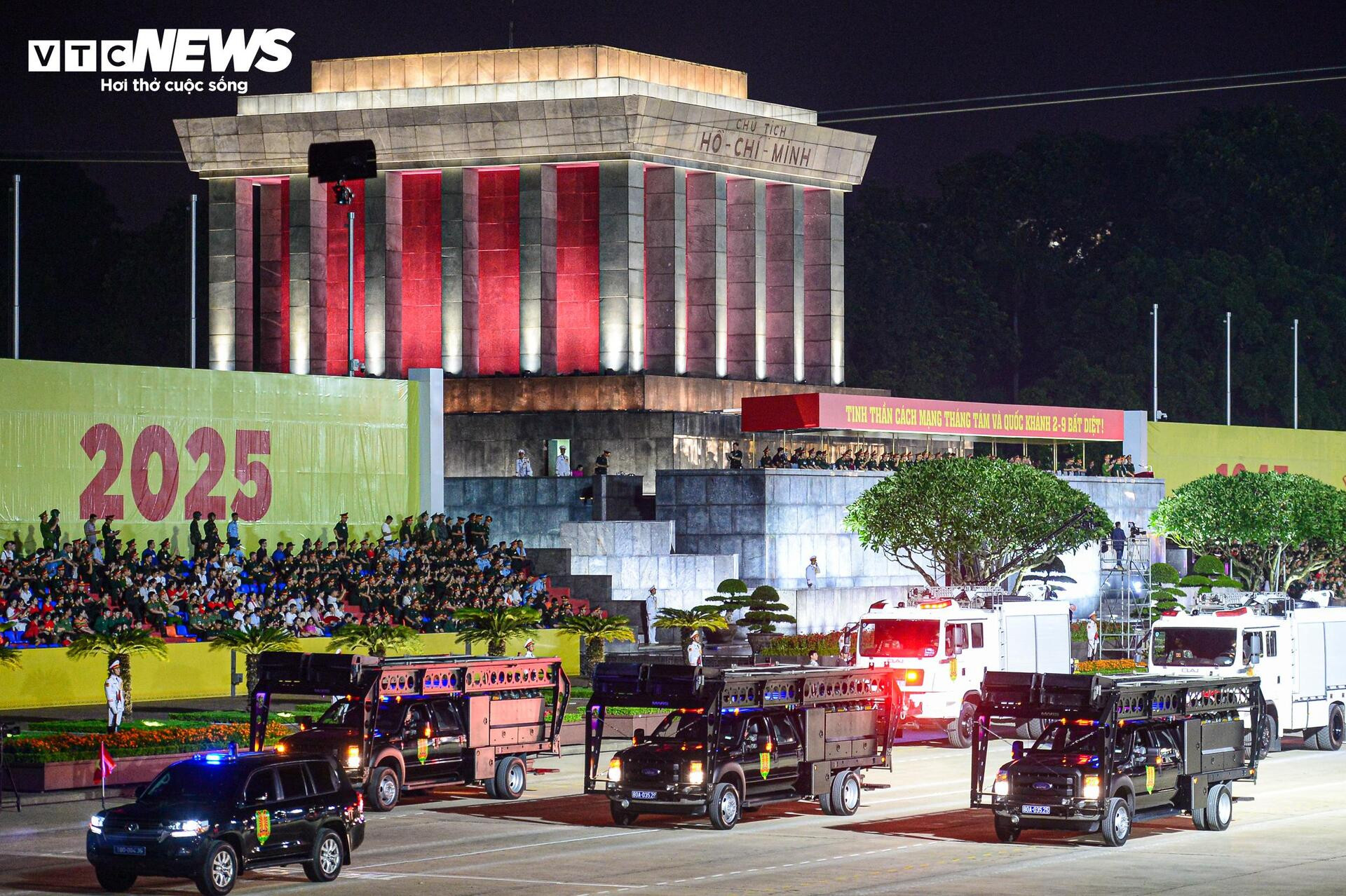 Tên lửa, UAV 'Made in Vietnam' phô diễn sức mạnh tại Quảng trường Ba Đình - 21