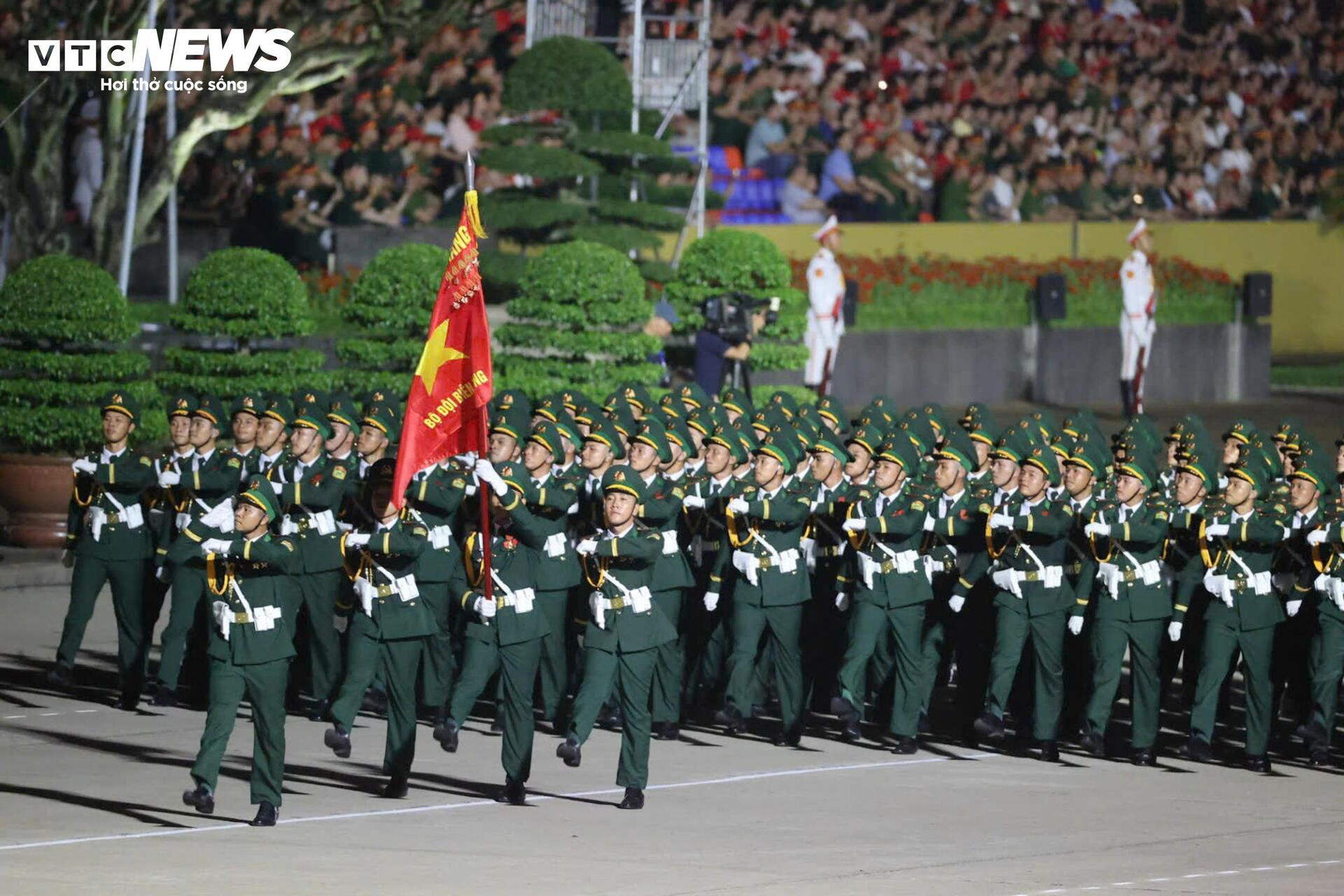 Toàn cảnh buổi tổng hợp luyện A80 lần đầu tiên tại Quảng trường Ba Đình - 8