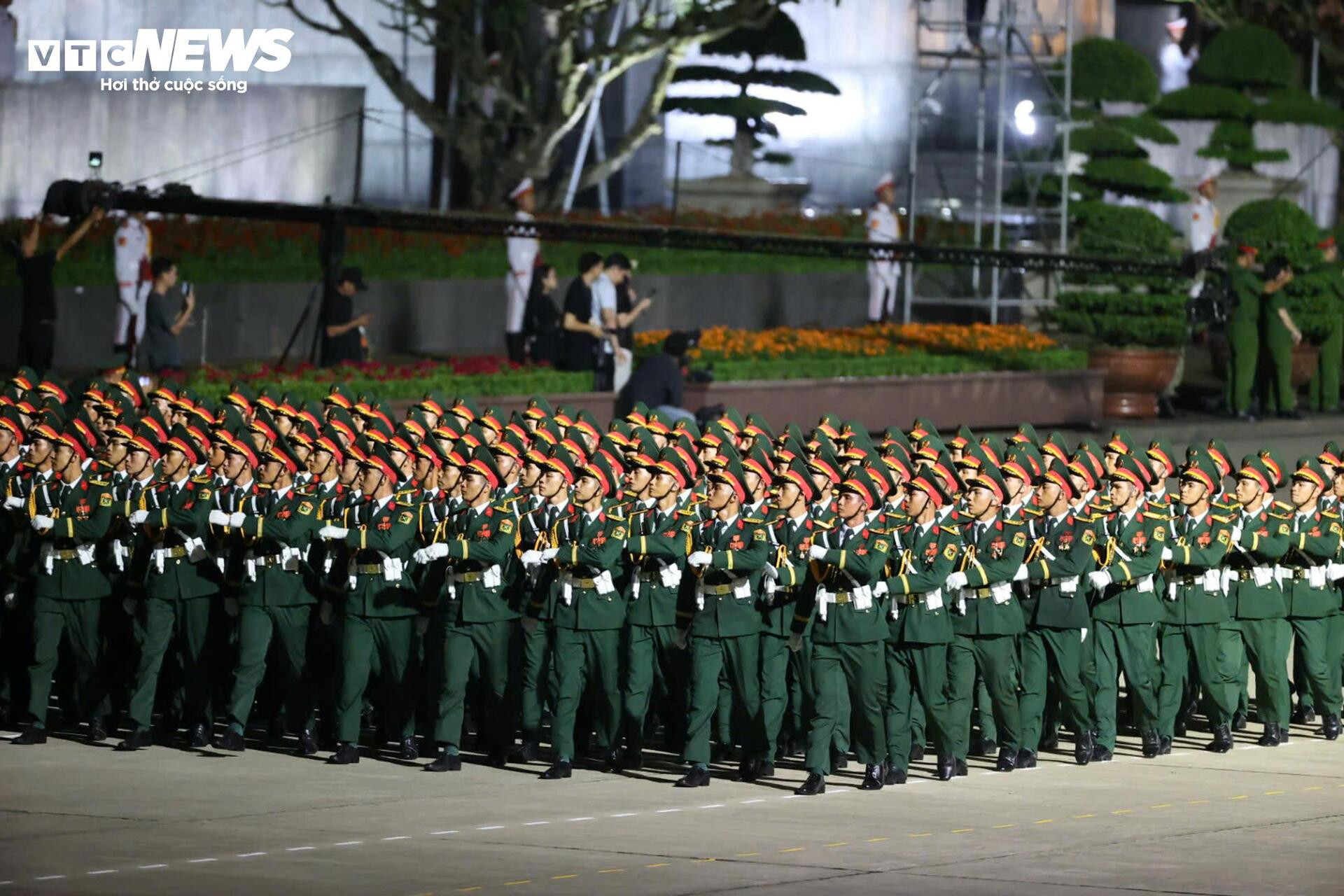 Toàn cảnh buổi tổng hợp luyện A80 lần đầu tiên tại Quảng trường Ba Đình - 4