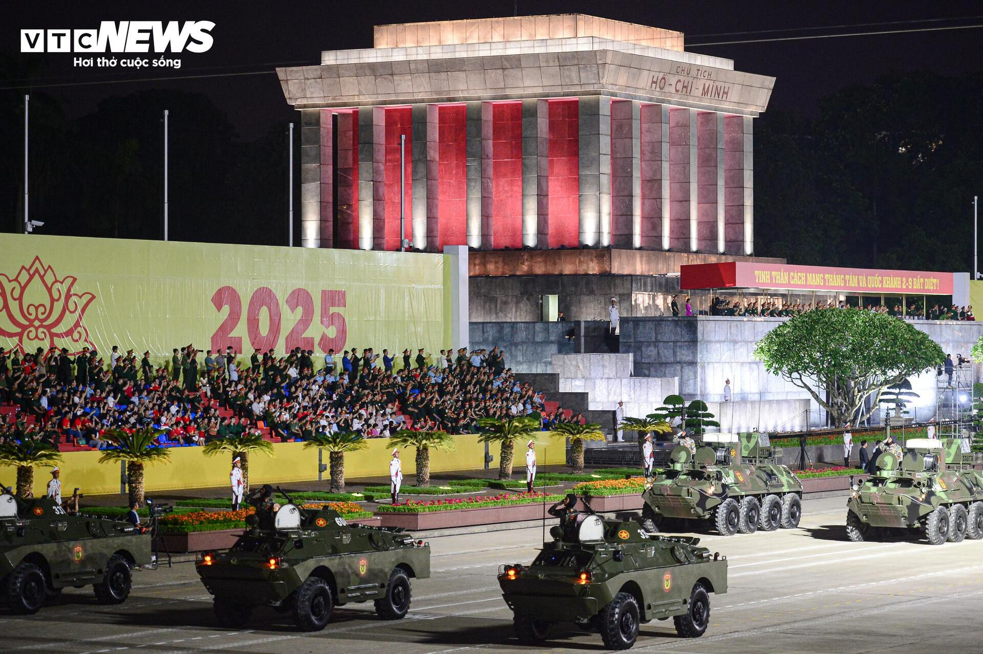 Toàn cảnh buổi tổng hợp luyện A80 lần đầu tiên tại Quảng trường Ba Đình - 18