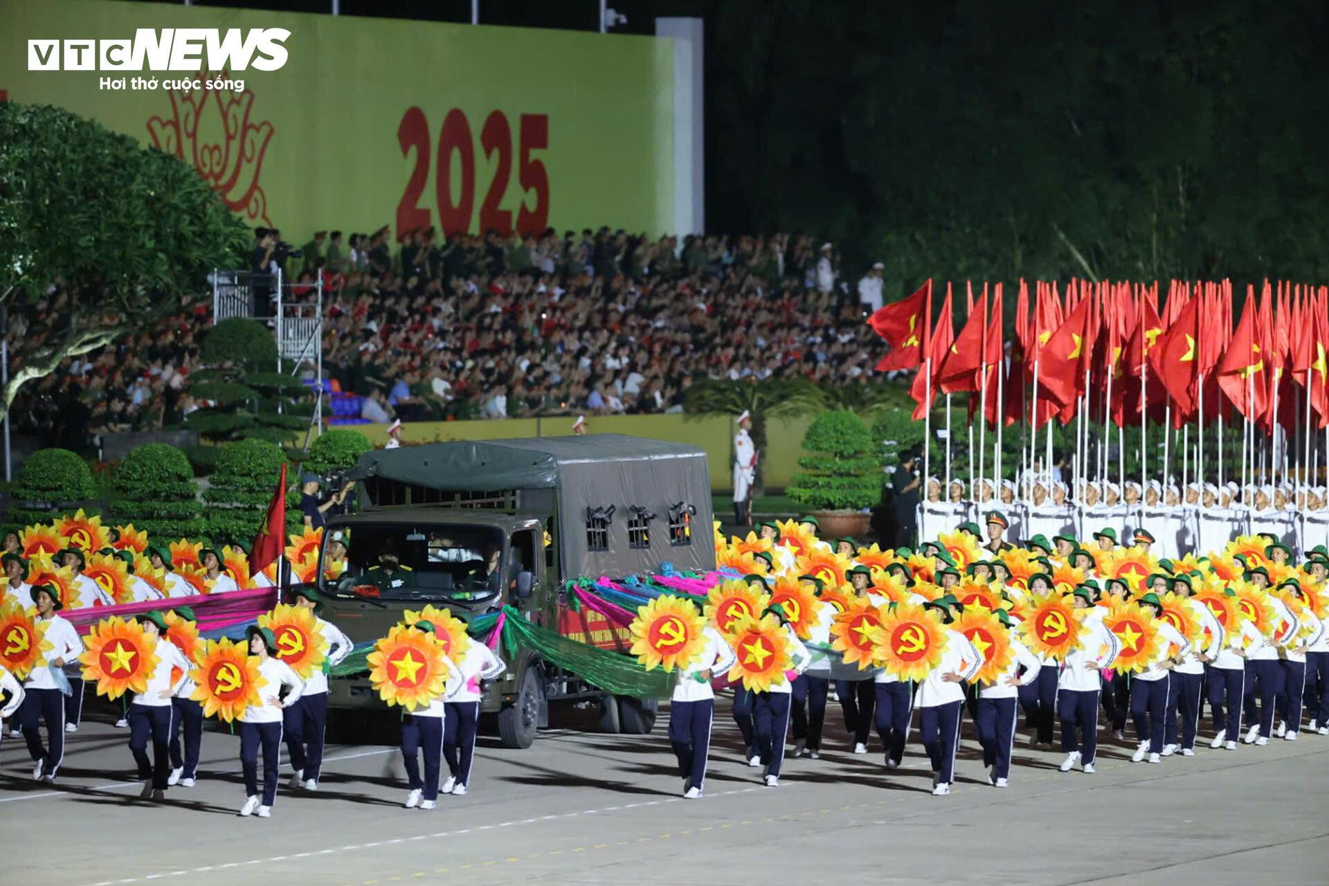 Toàn cảnh buổi tổng hợp luyện A80 lần đầu tiên tại Quảng trường Ba Đình - 1