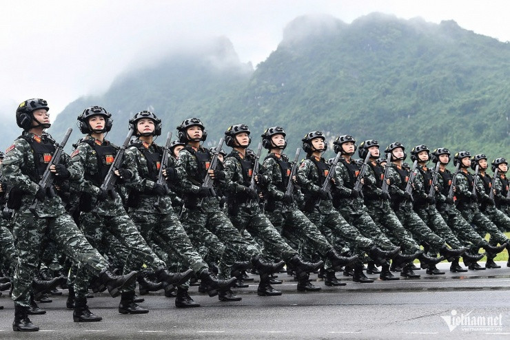 Những mẫu súng trang bị cho các khối diễu binh Quân đội, Công an - 21